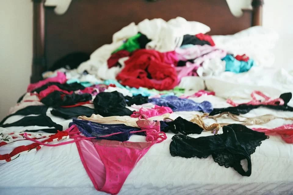 Agora lascou: estudo afirma que fazer sexo com homens de calcinha aumenta desejo das mulheres